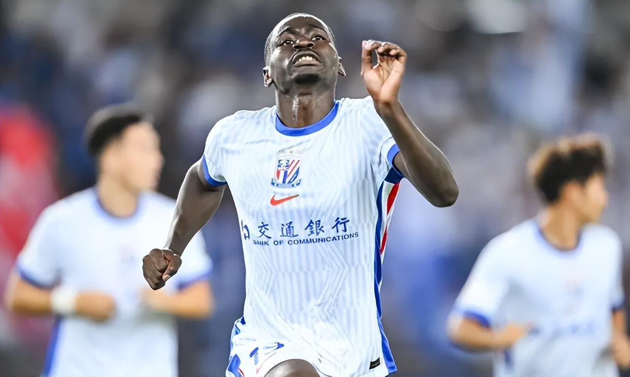 5轮0进球 申花新锋霸深陷进球荒 名嘴点出他一短板 恐遭斯帅冷落